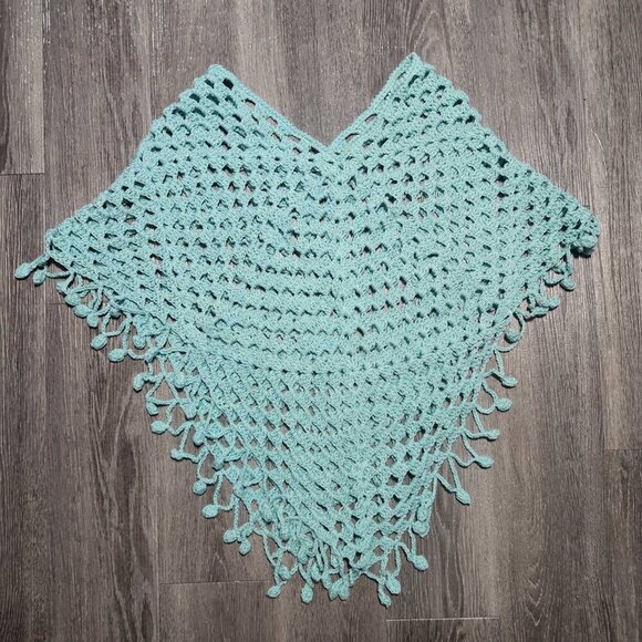 Vintage Y2K handmade soft & comfy aqua crochet poncho - Picture 6 of 8